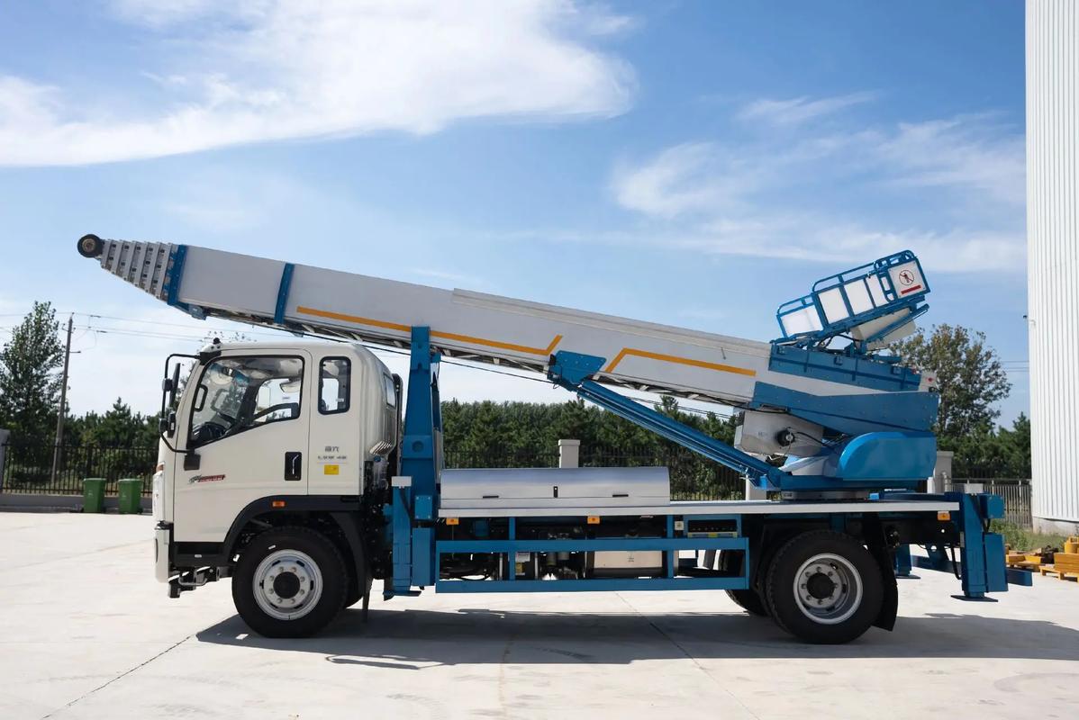 蚌埠云梯上料车租赁费用